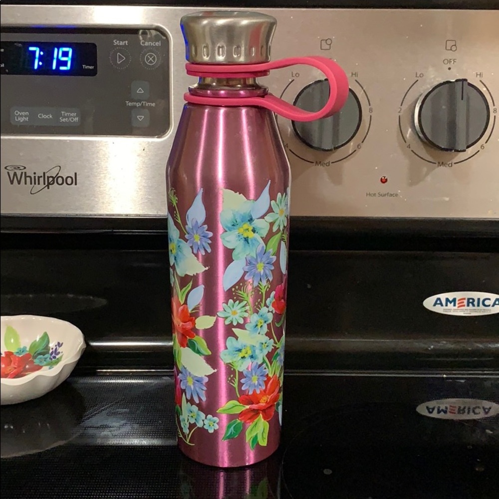 Pioneer woman water bottle